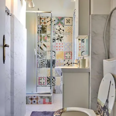 Old Romantic With Free Private Parking *