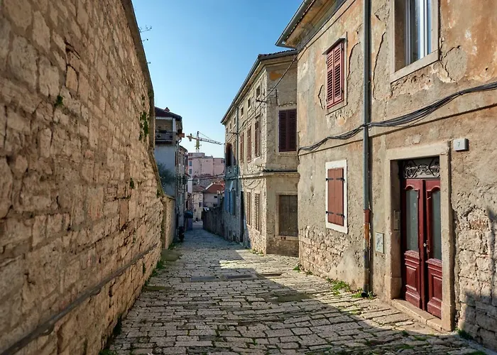 Old Romantic With Free Private Parking Pula