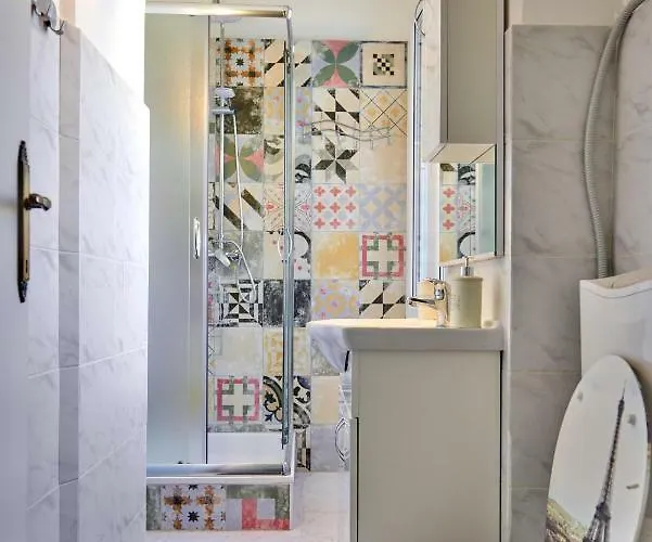 Old Romantic With Free Private Parking *