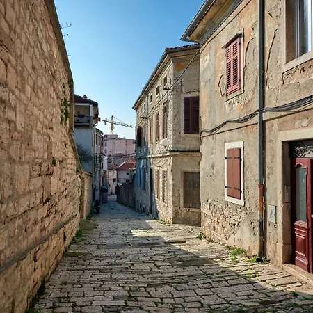 Old Romantic With Free Private Parking Pula