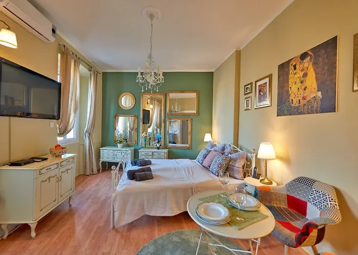 Апартаменты Old Romantic With Free Private Parking *